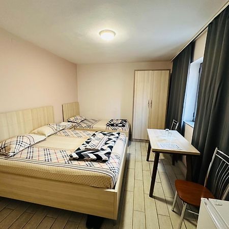 Urban Life Tirana- Economy Rooms Esterno foto